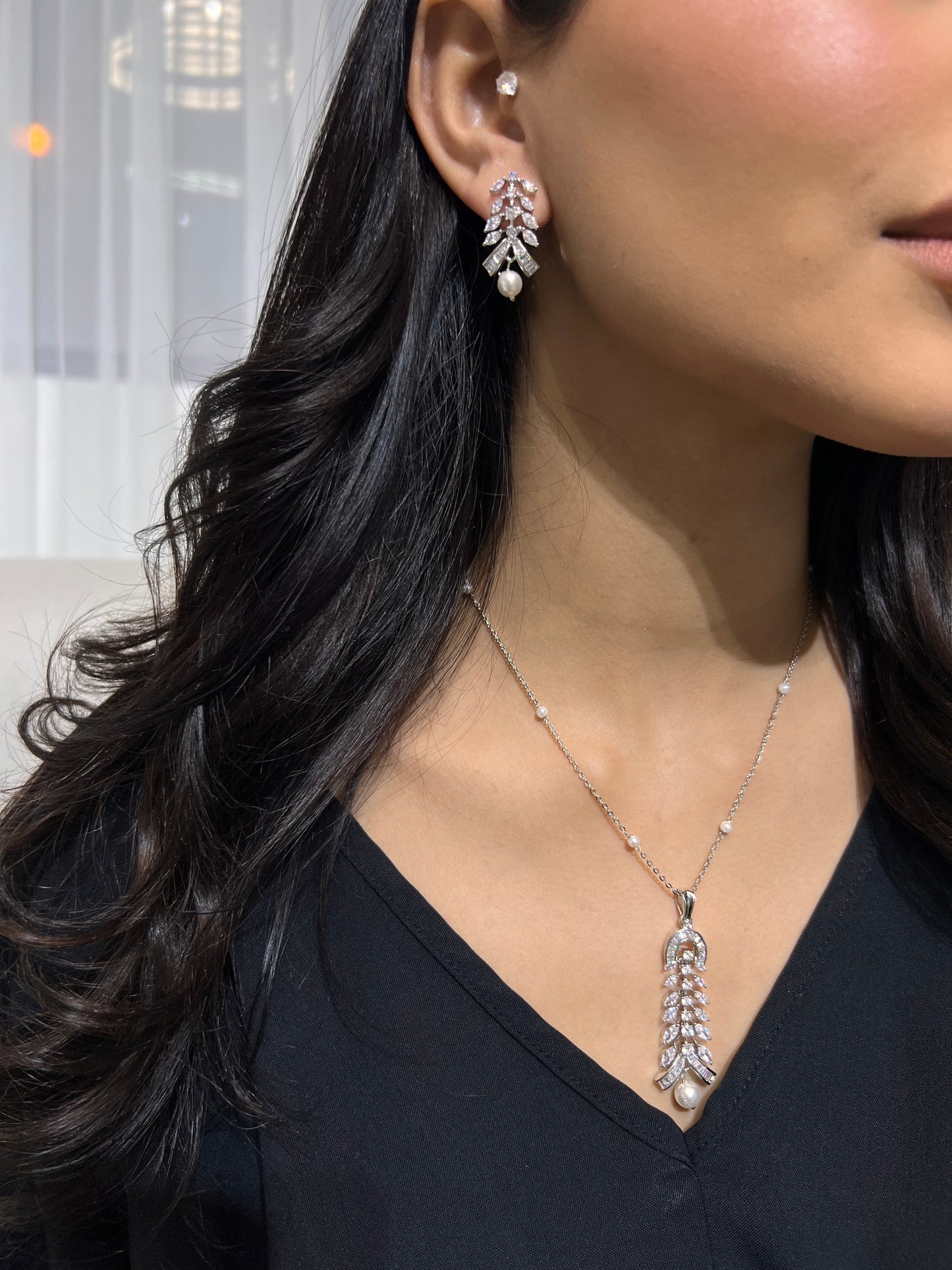 Pearl Radiance Pendant Set