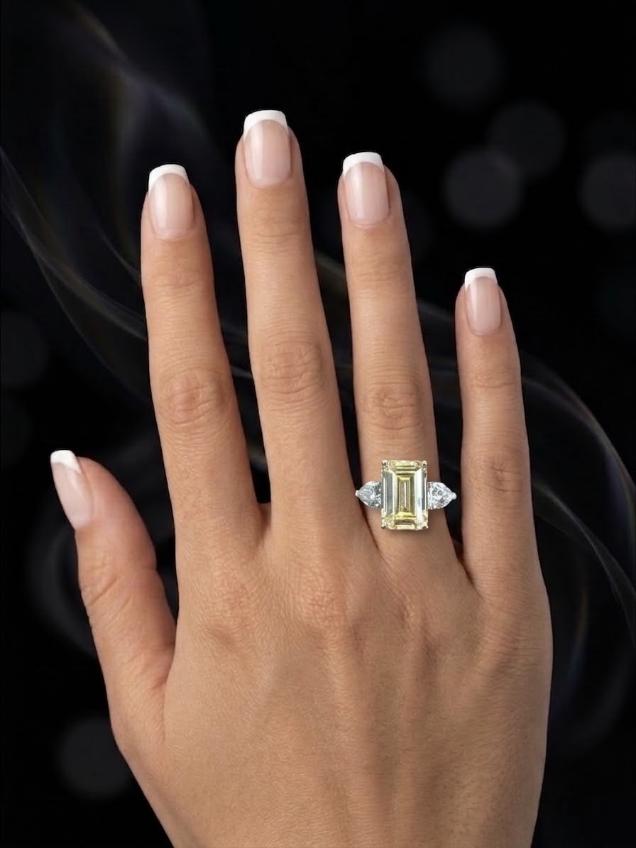 Yellow Emerald-Cut Ring with Pear Accents (925 Silver)