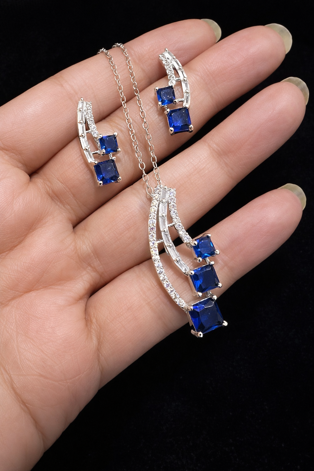 Elegant Sapphire Daily Set