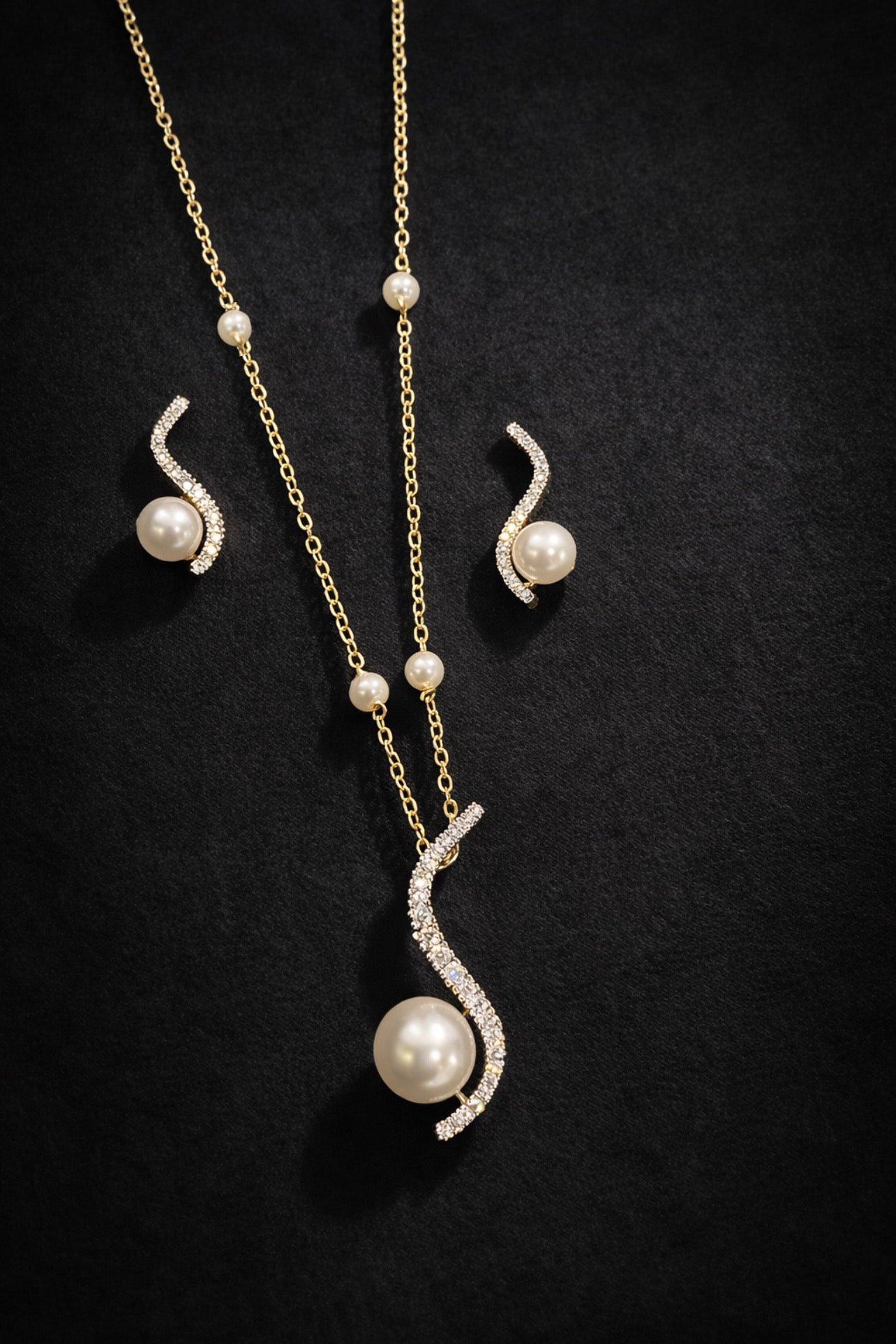 Pearl & Zircon Wave Pendant Necklace Set
