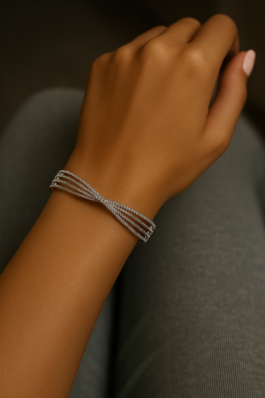 Twisted openable Bangel