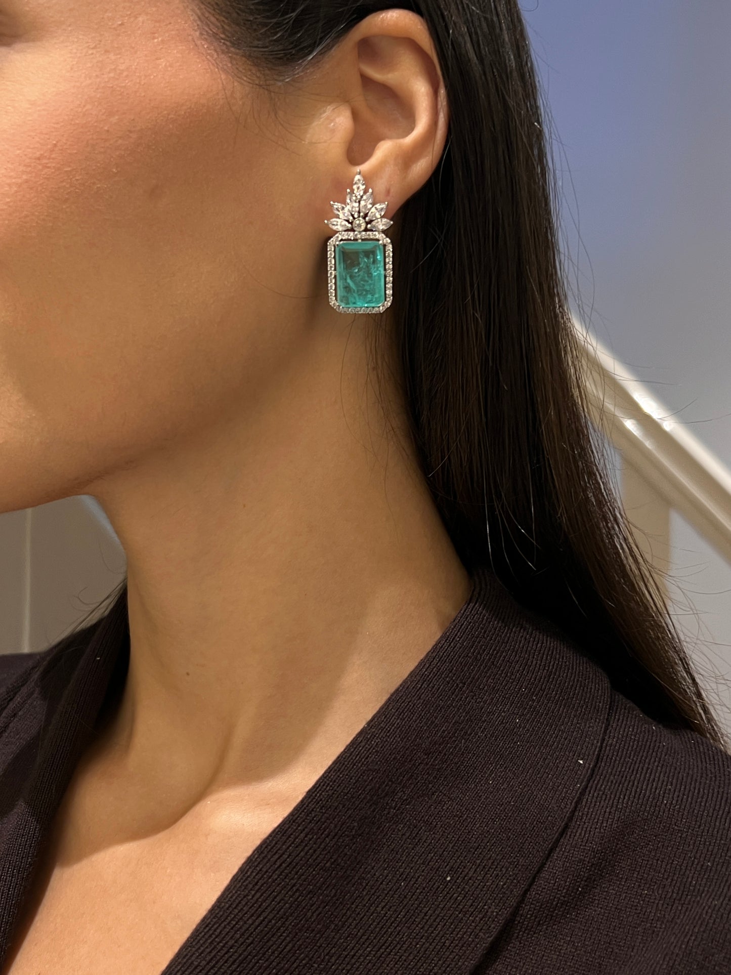 Classic high end stone earring