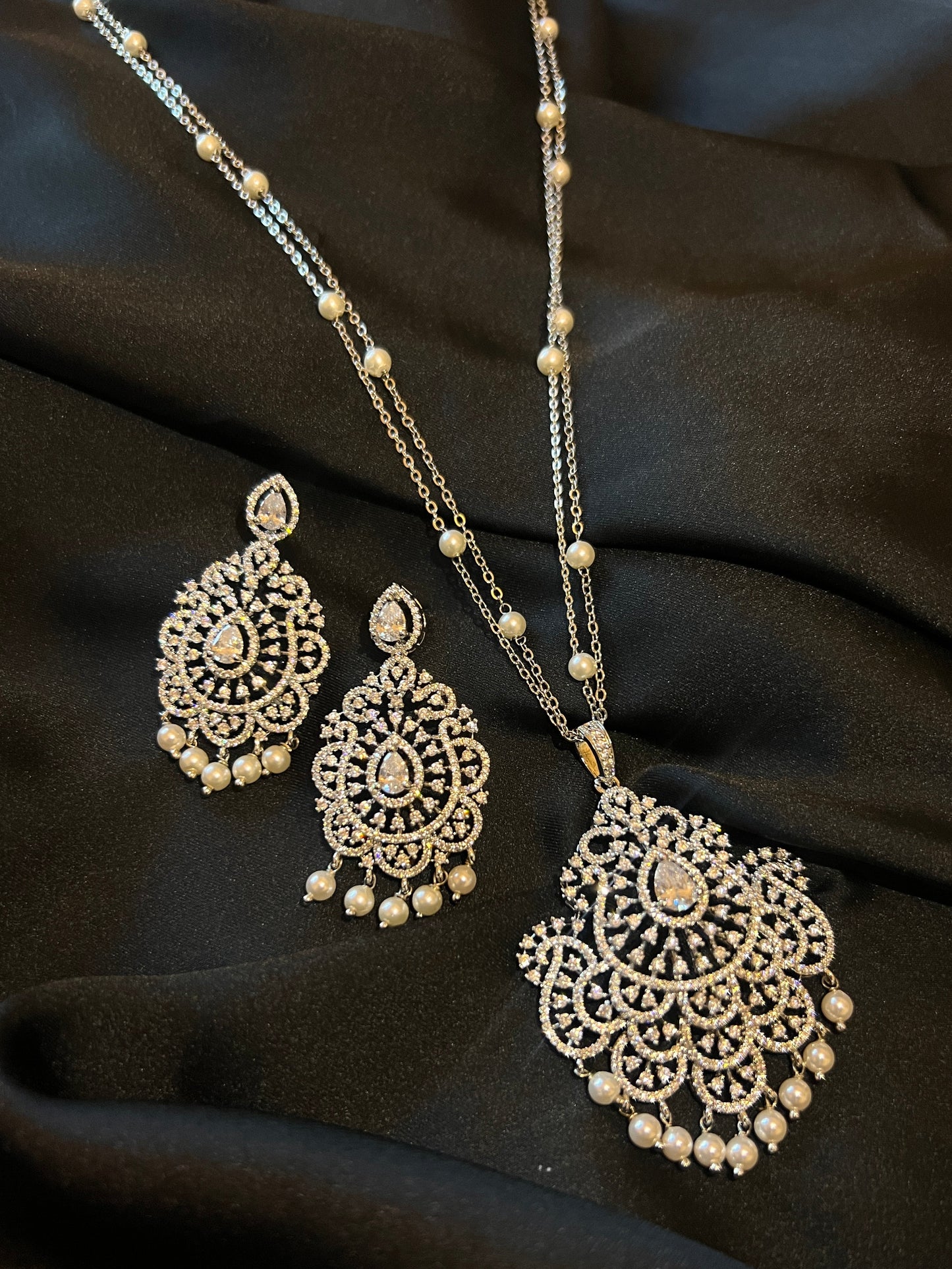 Regal Filigree Pearl Long Set