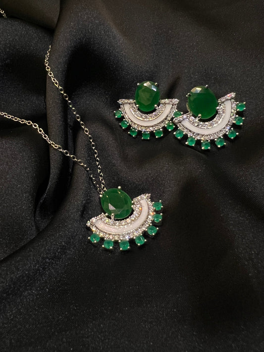 Emerald Green Zircon Fan Set – Necklace & Earrings