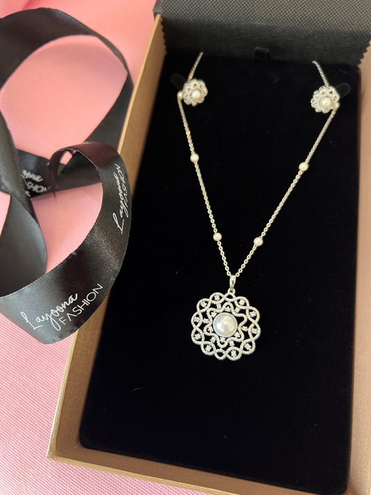 Pearl Bloom Pendant Set