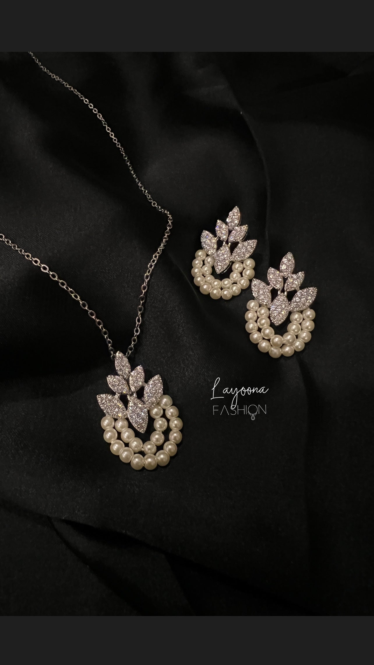 Double Pearl Leaf Pendant Set