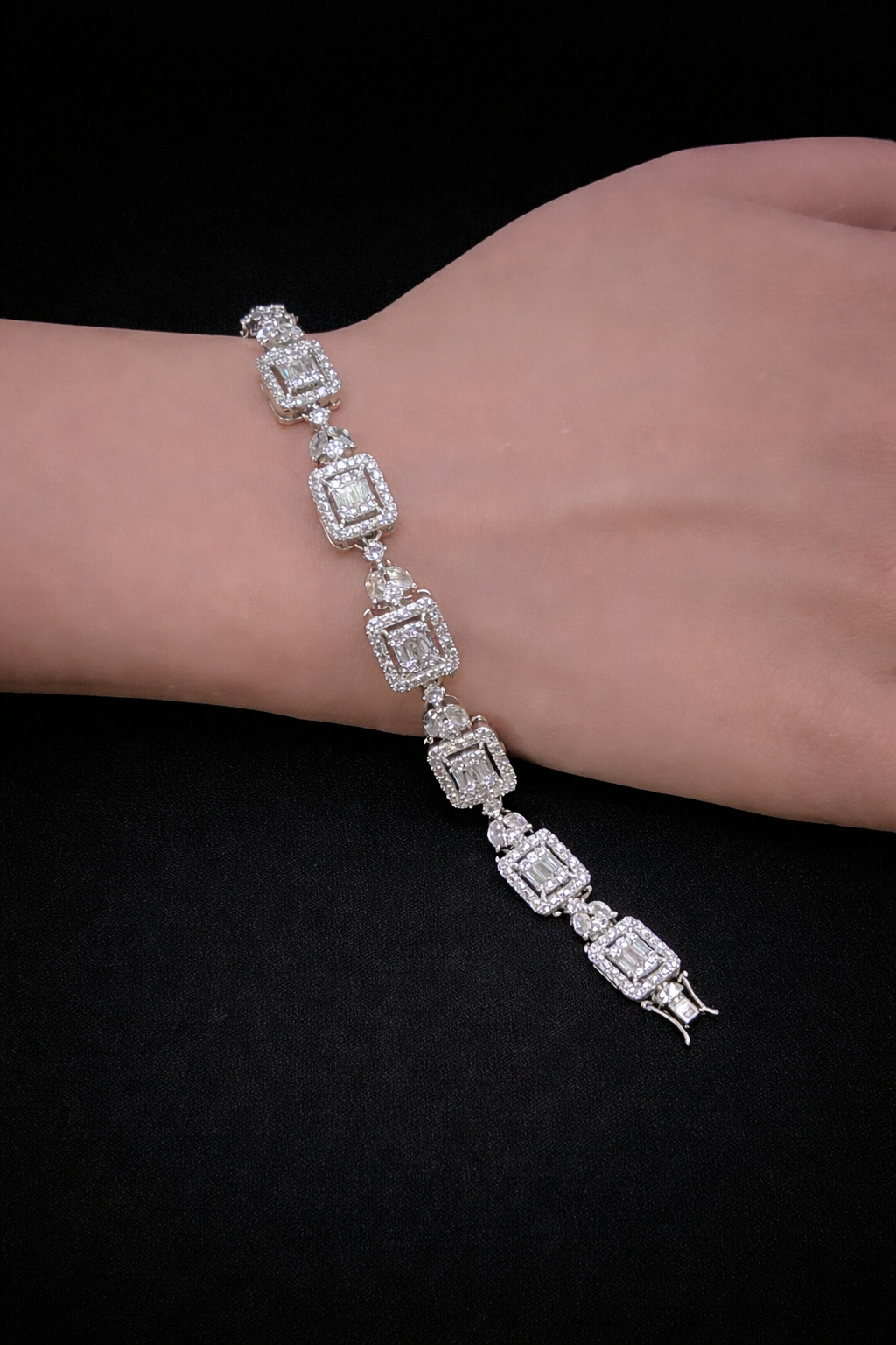 Emerald Halo Link Bracelet